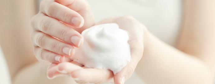 洗发水买无硅油的还是含硅油的,无硅油洗发水好还是有硅油的好