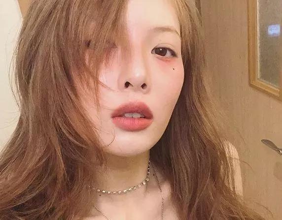 泫雅重腮红妆容,泫雅同款鬼马亮片妆