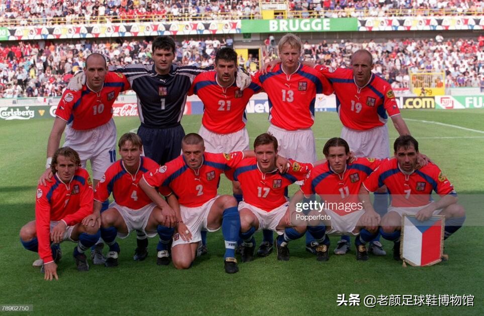 真不比齐达内差，捷克铁人也曾在欧洲优胜者杯决赛天外飞仙制胜