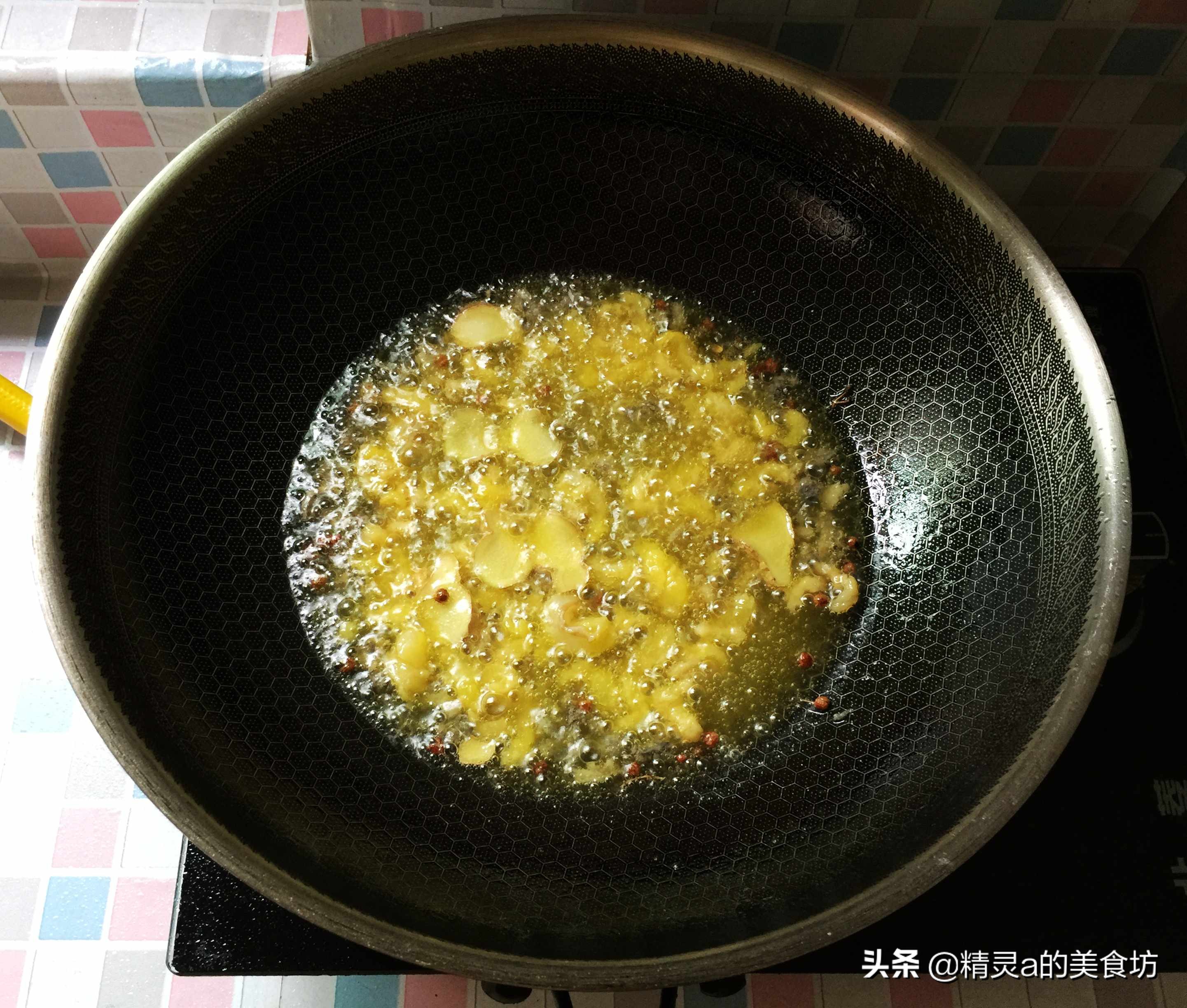熬鸡油，直接下锅就大错特错啦！学会这一招，颜色澄黄，味道香浓