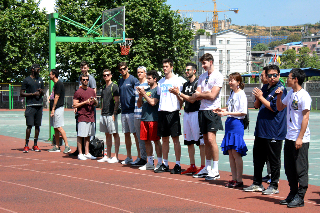 美国和西班牙篮球比赛,美国和西班牙篮球队来岚皋