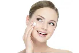 熊果苷是美白精华吗,美白淡斑三大黄金成分vc熊果苷