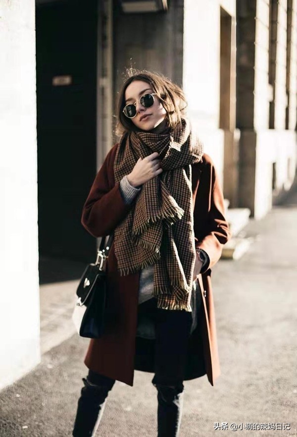 围巾比较长的戴法,戴围巾脖子瘆得慌咋整