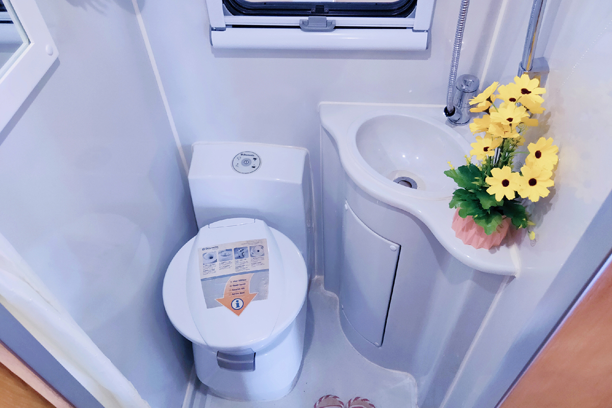 2.5T柴油涡轮+6AMT变速箱梦幻组合顺旅蓝精灵T型房车43.8万起售