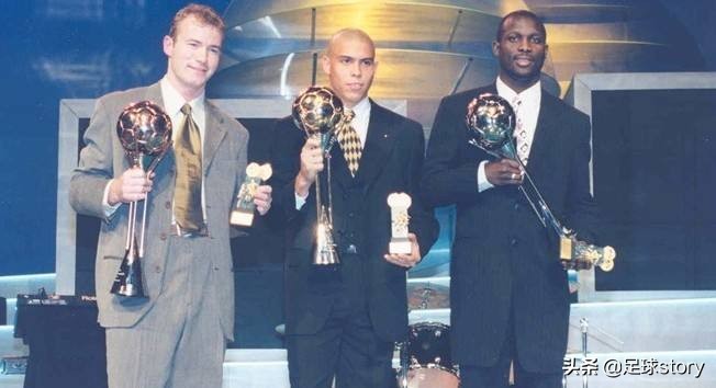 2002年巴西队和1998年的巴西队,上届巴西队