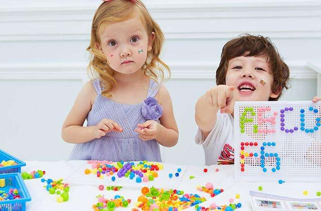 四岁小朋友玩什么玩具提高智力,这几样益智玩具让宝宝越玩越聪明