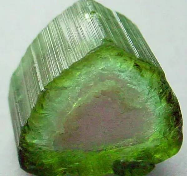 河边能捡到什么值钱的石头,在哪儿能捡到值钱的石头