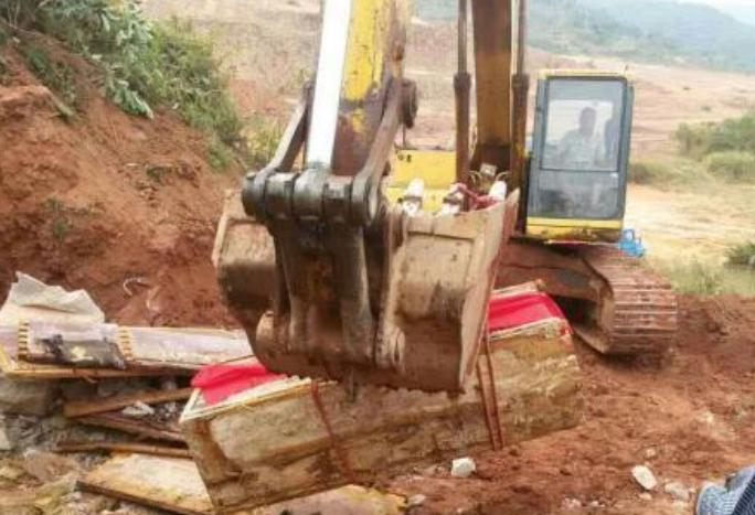 广西发现石棺图片,考古队挖出明朝墓