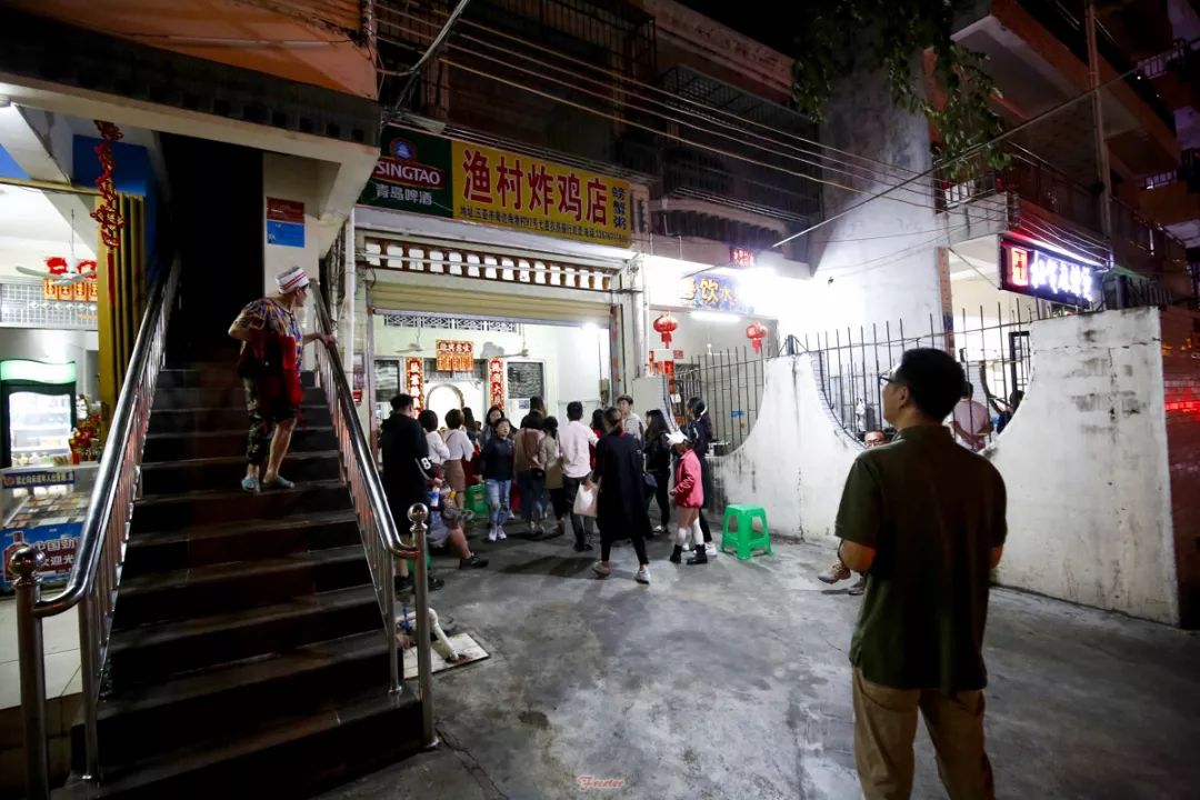 我们跟着本地人吃完这十家店，做了一份最靠谱的三亚美食线路