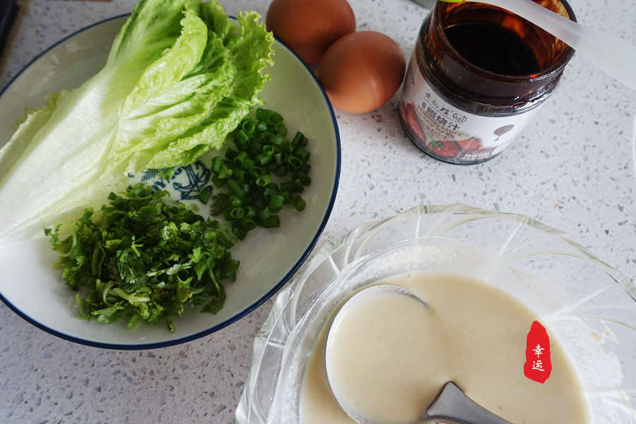 家庭简易版煎饼果子很美味呦,煎饼的做法家庭版薄脆