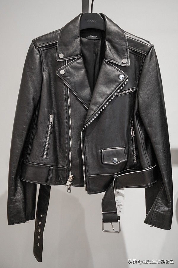 我们逛了天的成都时代奥莱，为你整理出这份春节新衣精明采购清单