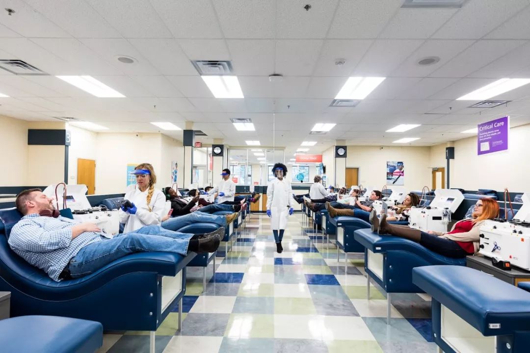 “*血卖**维生”！疯狂掠食美国穷人鲜血的资本