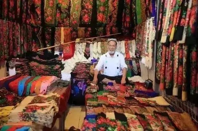 新疆喀什到巴基斯坦需要怎么过去,喀什通巴基斯坦公路