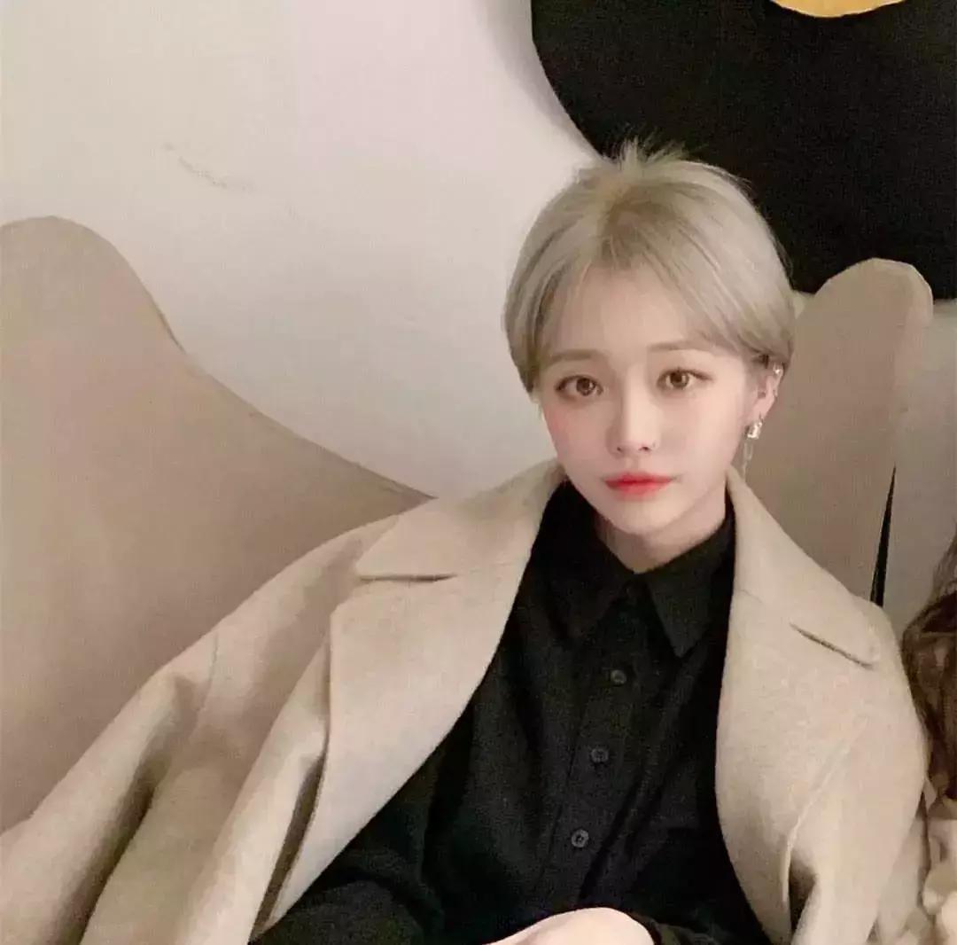 短发卷发怎么打理好看,不用打理又好看的短发