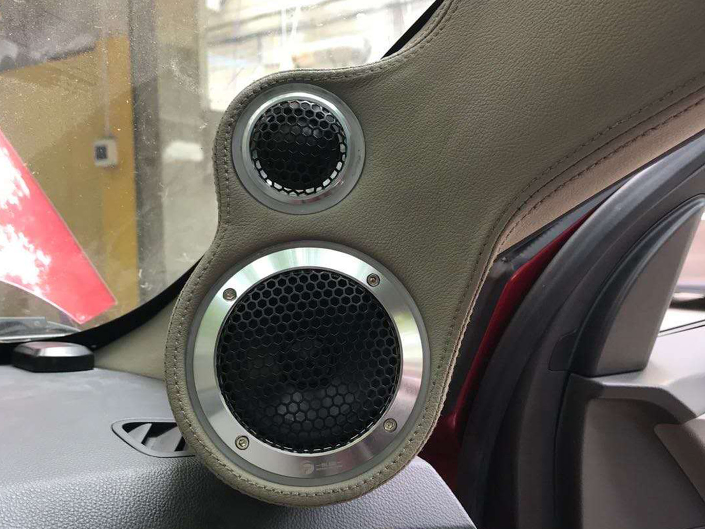 雪佛兰科鲁兹改装音响效果,雪佛兰科鲁兹改装效果视频