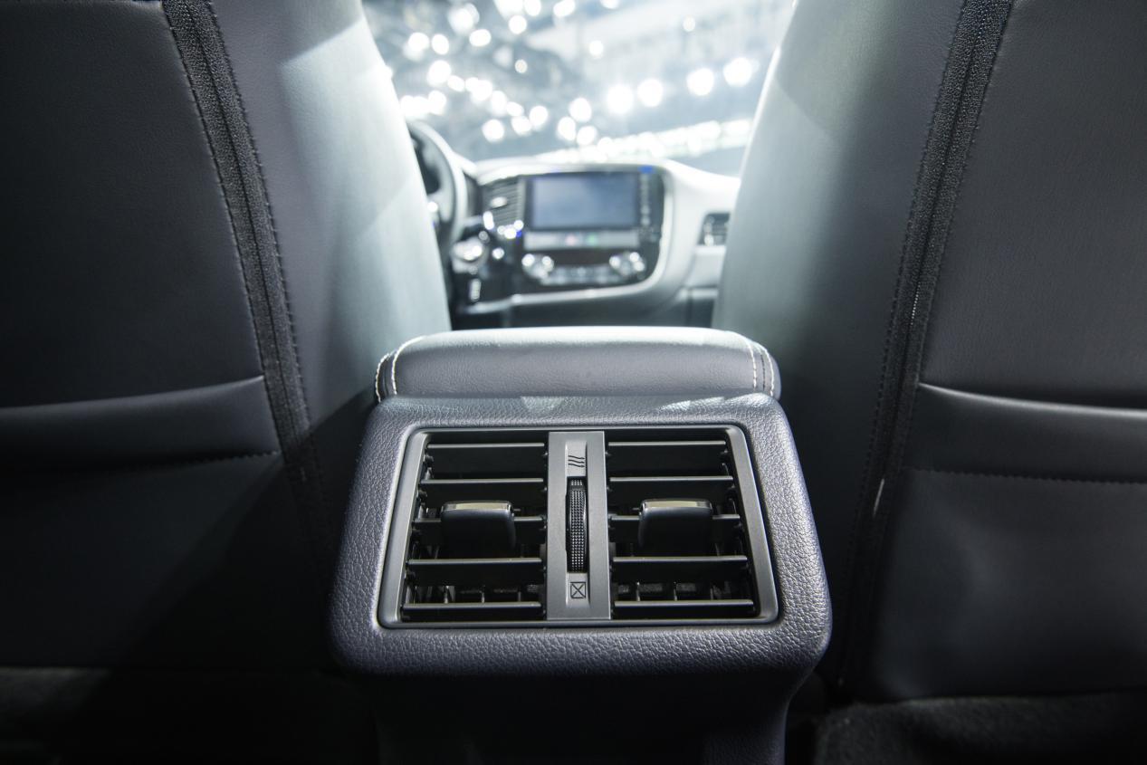 斯巴鲁森林人三菱欧蓝德本田crv,三菱欧蓝德与斯巴鲁森林人哪款好