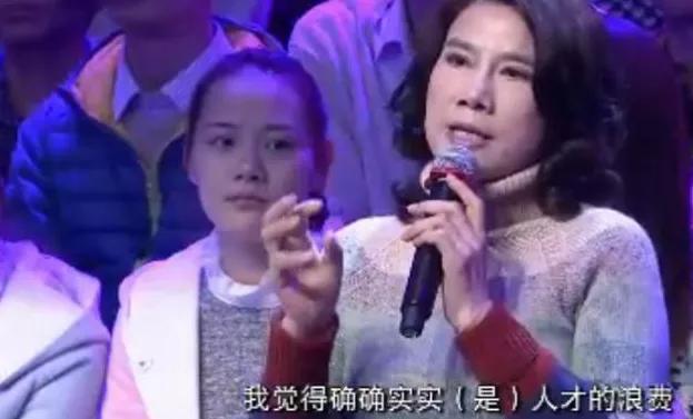 董明珠怒怼北大硕士卖米粉完整,北大卖米粉的硕士生与董明珠怼怒