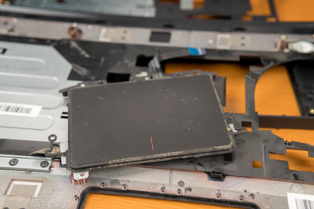 转轴断了维修多少钱,联想y400拆散热铜导管