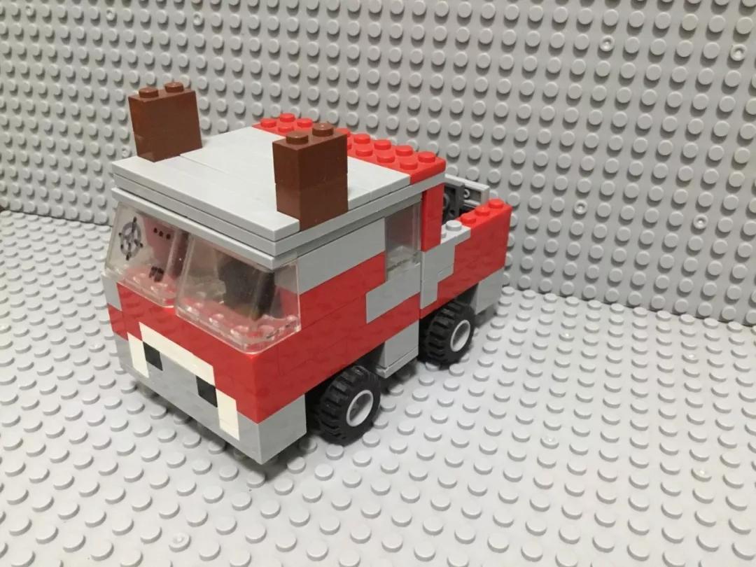 LEGO乐高MOC作品欣赏:第一滴血及其他,春天就该来点绿?