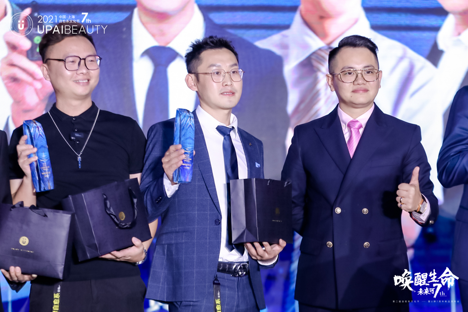 不忘初心砥砺前行实现民族复兴,不忘初心砥砺前行奋力谱写新篇章