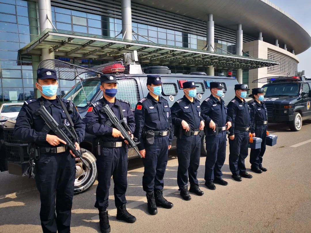 一天到晚不回家都忙什么,警察天天忙不回家吗