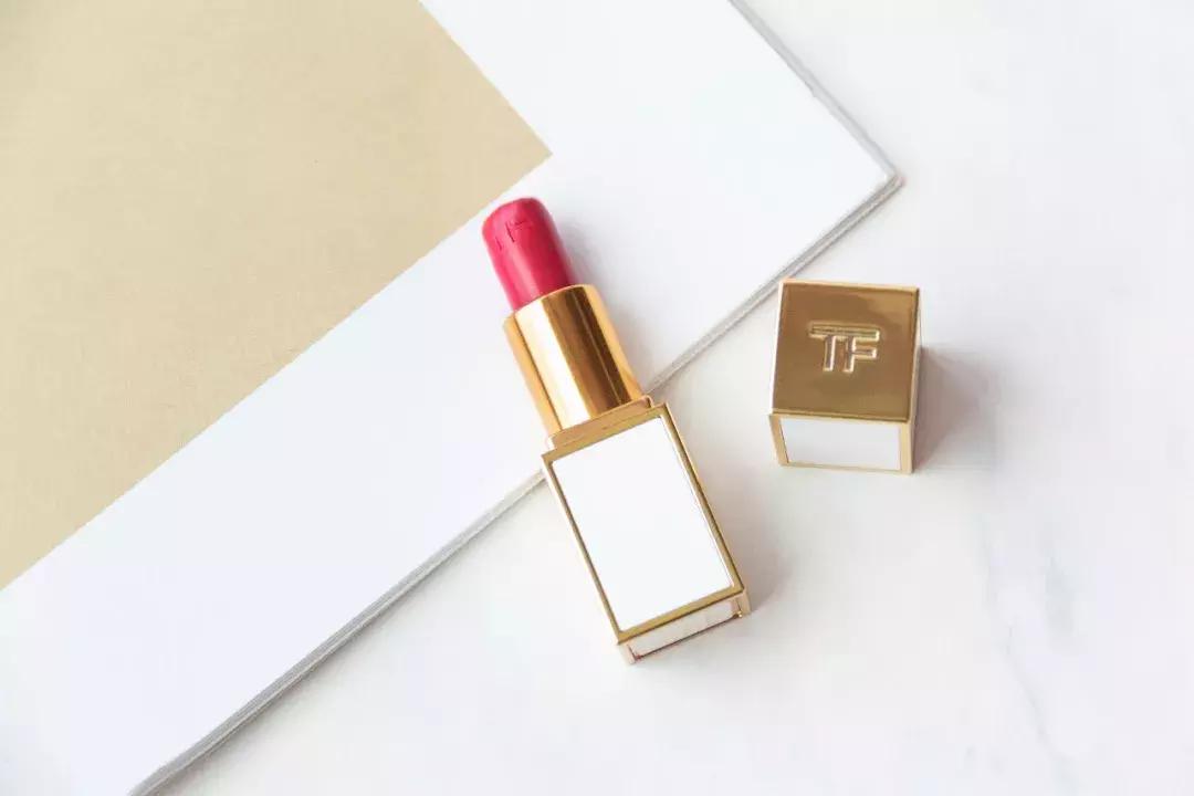 晒得再黑也不怕，这9支口红就是我的”秘密*器武**“