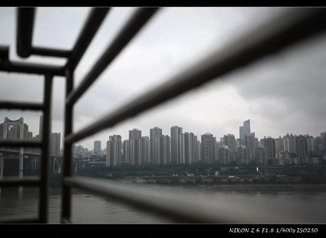 尼康35mmf1.4z卡口镜头质量如何,尼康z50配35mm1.8