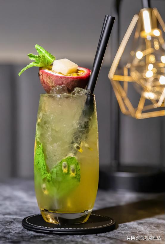 今晚,纳森酒吧在汉口江滩C位出道