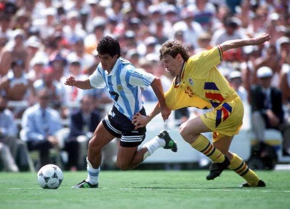 贝利退役后重新复出,从罗纳尔多到梅西