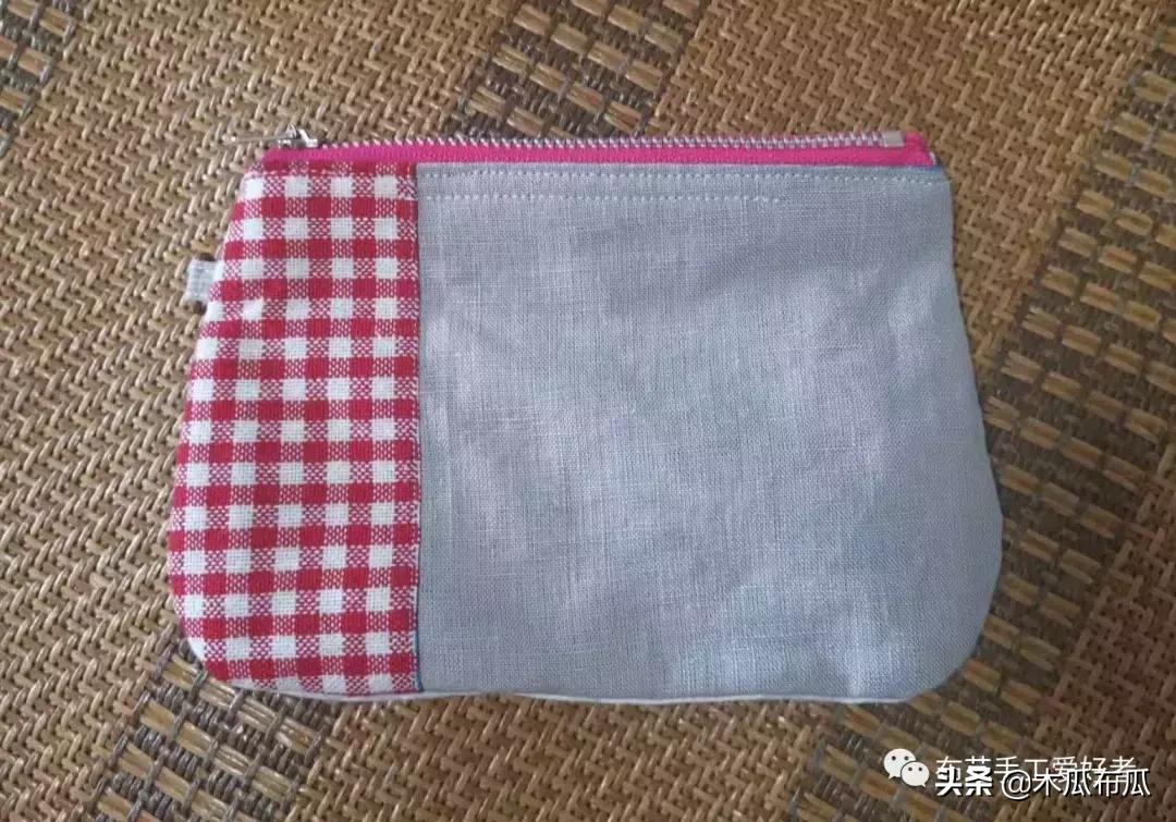 手工拼布小黄鸭零钱包,手工制作拼布收纳零钱包