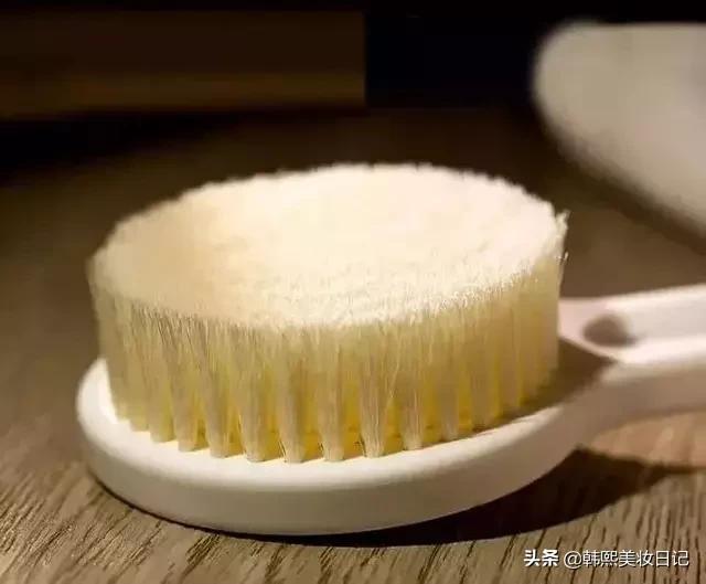 洗澡搓不到后背怎么办,洗澡怎么搓后背