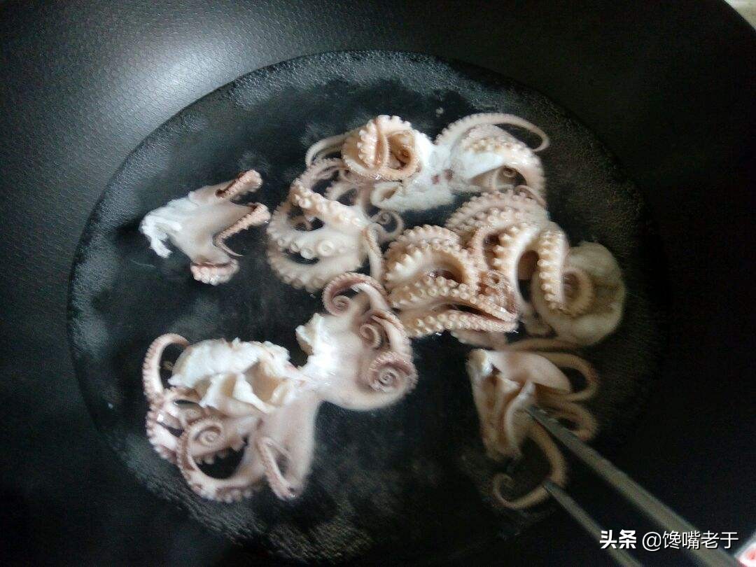八爪鱼越煮越硬吗,八爪鱼要怎么做才不会缩水严重