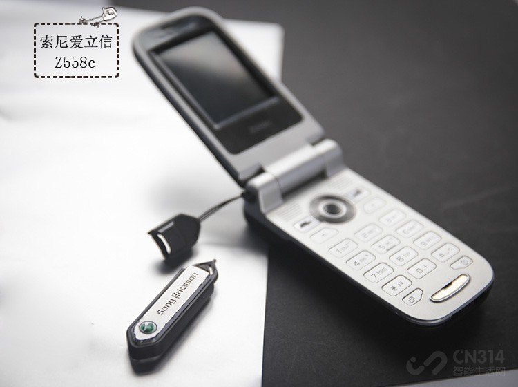 曾带詹姆斯·邦德驰骋沙场当年你是否渴望得到一款索尼爱立信?