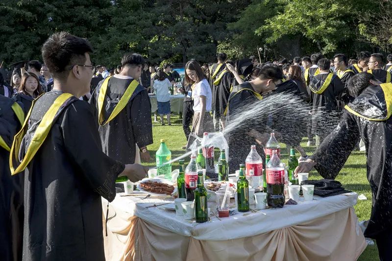 让那熟悉的旋律《绿岛》，带你我推开新学期的大门！