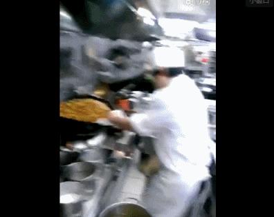 高铁上一位阿姨,高铁40岁老阿姨踢我怎么办