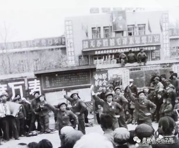 文艺兵跳芳华,文艺兵芳华话剧