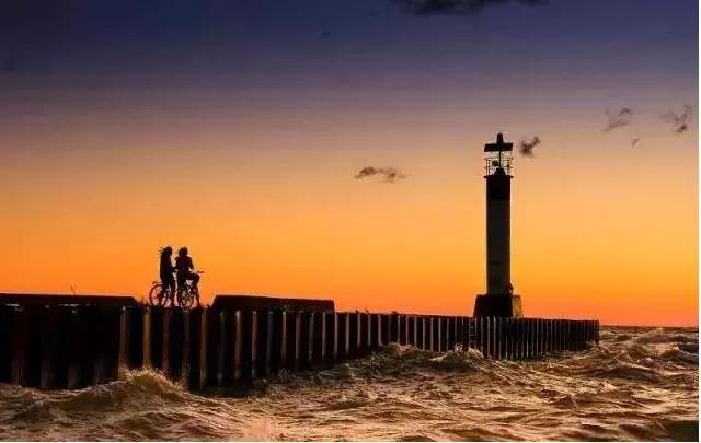 为什么富人都宜居在温哥华,为什么温哥华纬度高却不冷