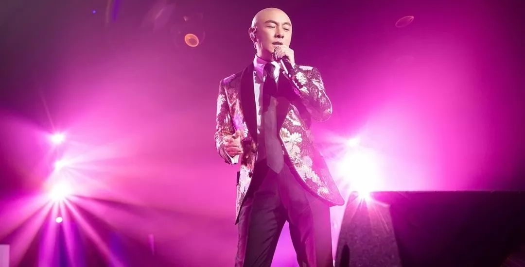 张卫健嗨唱转起来一开始出场,张卫健上嗨唱转起来完整版