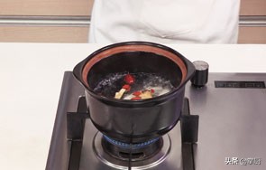 猪肚煲汤的洗法大全,猪肚汤有腥味不是坏了吧