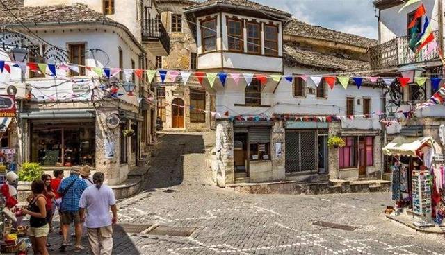 现在阿尔巴尼亚对中国的评价,中国和阿尔巴尼亚怎么分手的