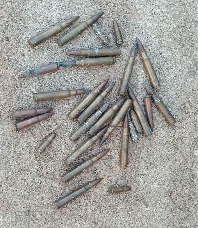 他在家发现*用军***弹子**后，这样做......