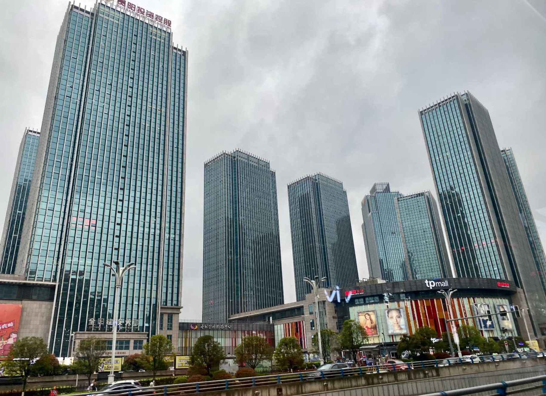 贵阳花果园附近有什么商圈,贵阳花果园世纪城有哪些区域