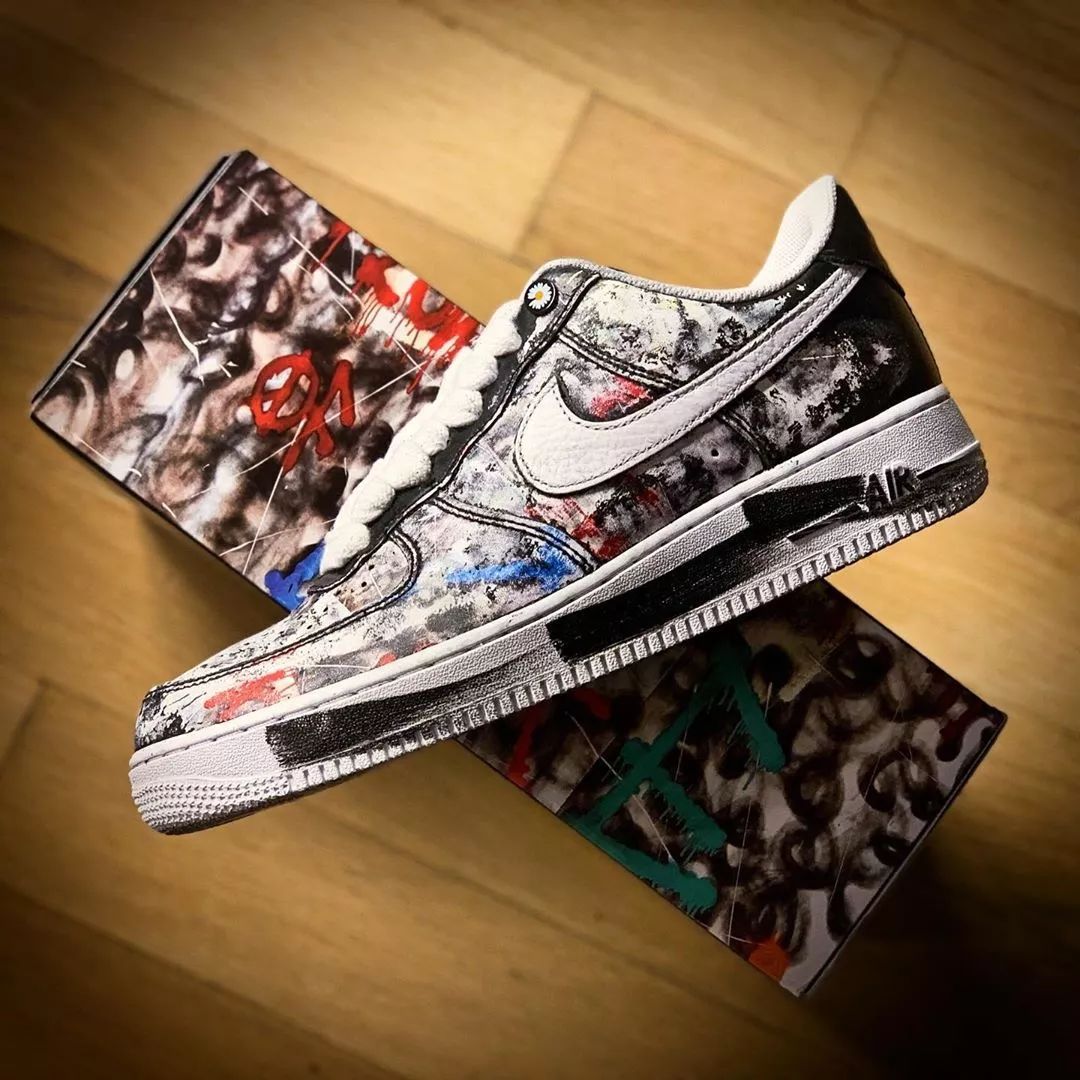 权志龙xAF1鞋面“刮”开居然这么秀?这刮的不是鞋是钱啊