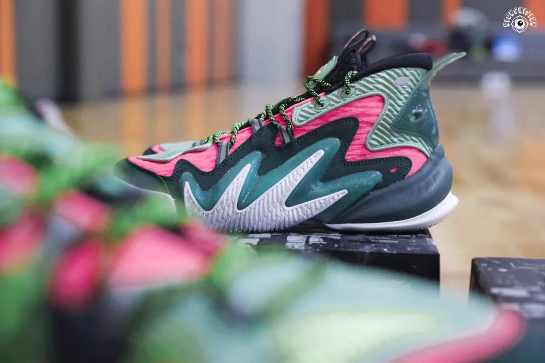 无论是打球还是穿鞋,你都「要疯」一点|KVSN众测