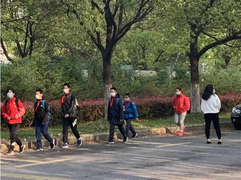 开学现场直击,昆山小学最新消息