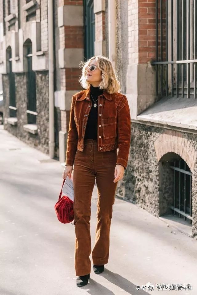 男灯芯绒裤子的搭法,灯芯绒中款穿搭