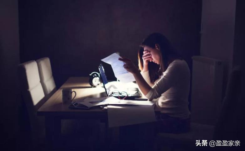 早上起床特别困怎么立刻有精神,早起很困如何解决