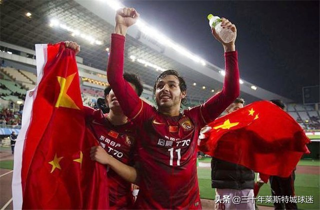 足协主席激情谈中国足球未来，白岩松打断：只剩30秒回答时间了