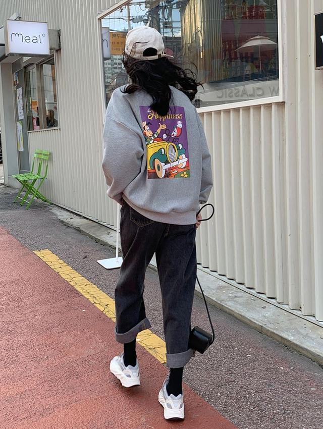 宽松欧美运动风卫衣怎么穿,卫衣欧美宽松慵懒风高级感