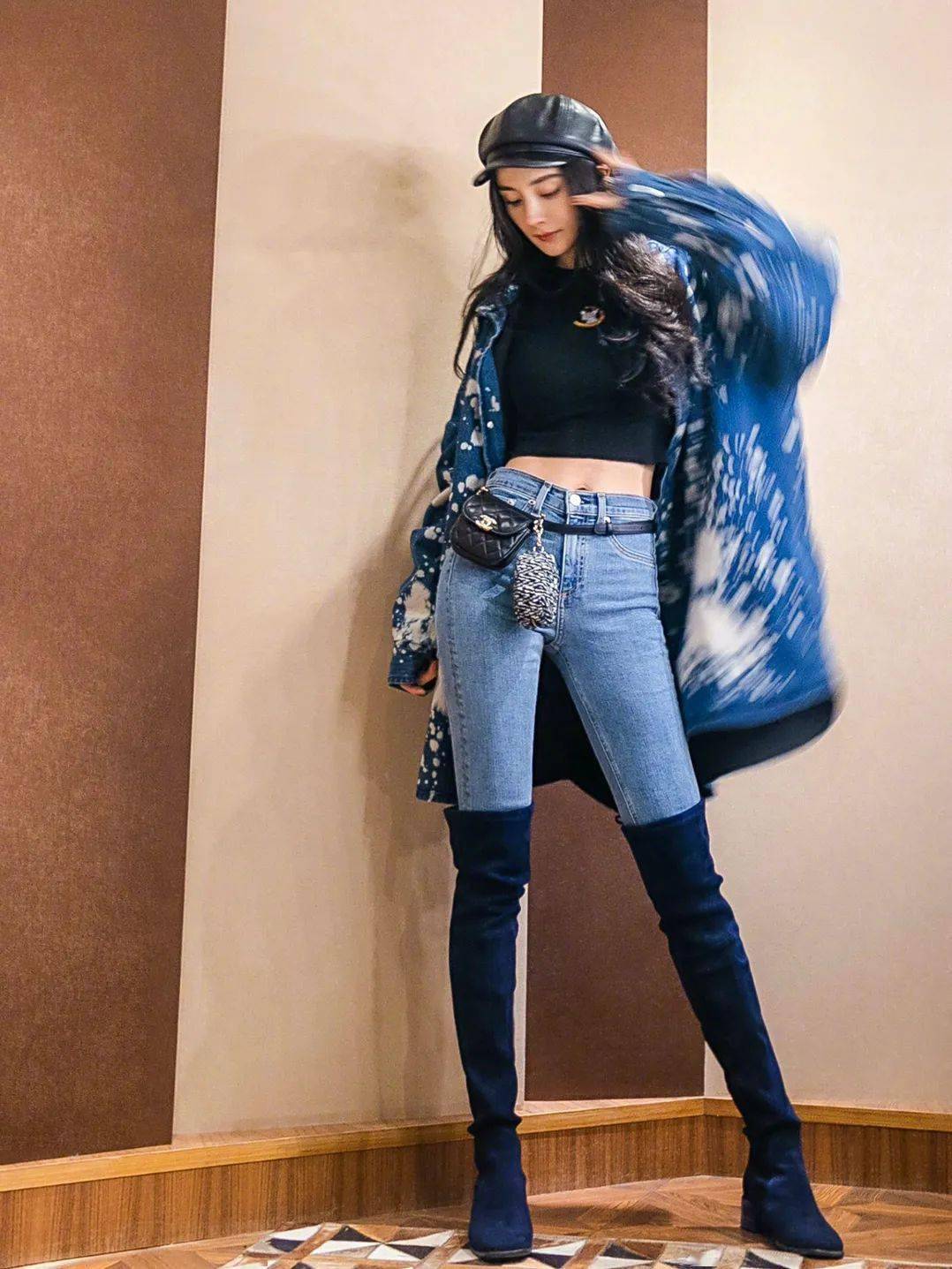 今年最火的斜挎腰包,腰包该怎么搭配